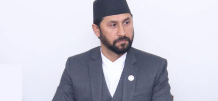 सहकारीले डुबाउँदैछ रवि लामिछानेको राजनीतिक भविष्य