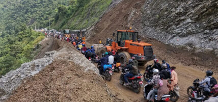 अवरूद्ध नारायणगढ–मुग्लिन सडक  दुइतर्फी  सञ्चालन